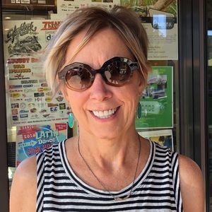 Meet your Posher, Claire